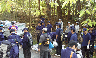 富士山での清掃ボランティア